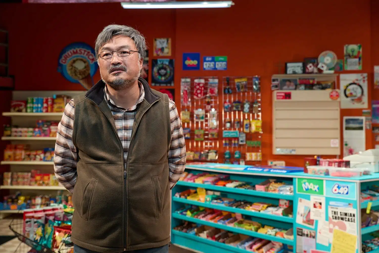aa Production shot Ins Choi Appa Kims Convenience at the Park Theatre. Photo by Mark Douet 50A0638