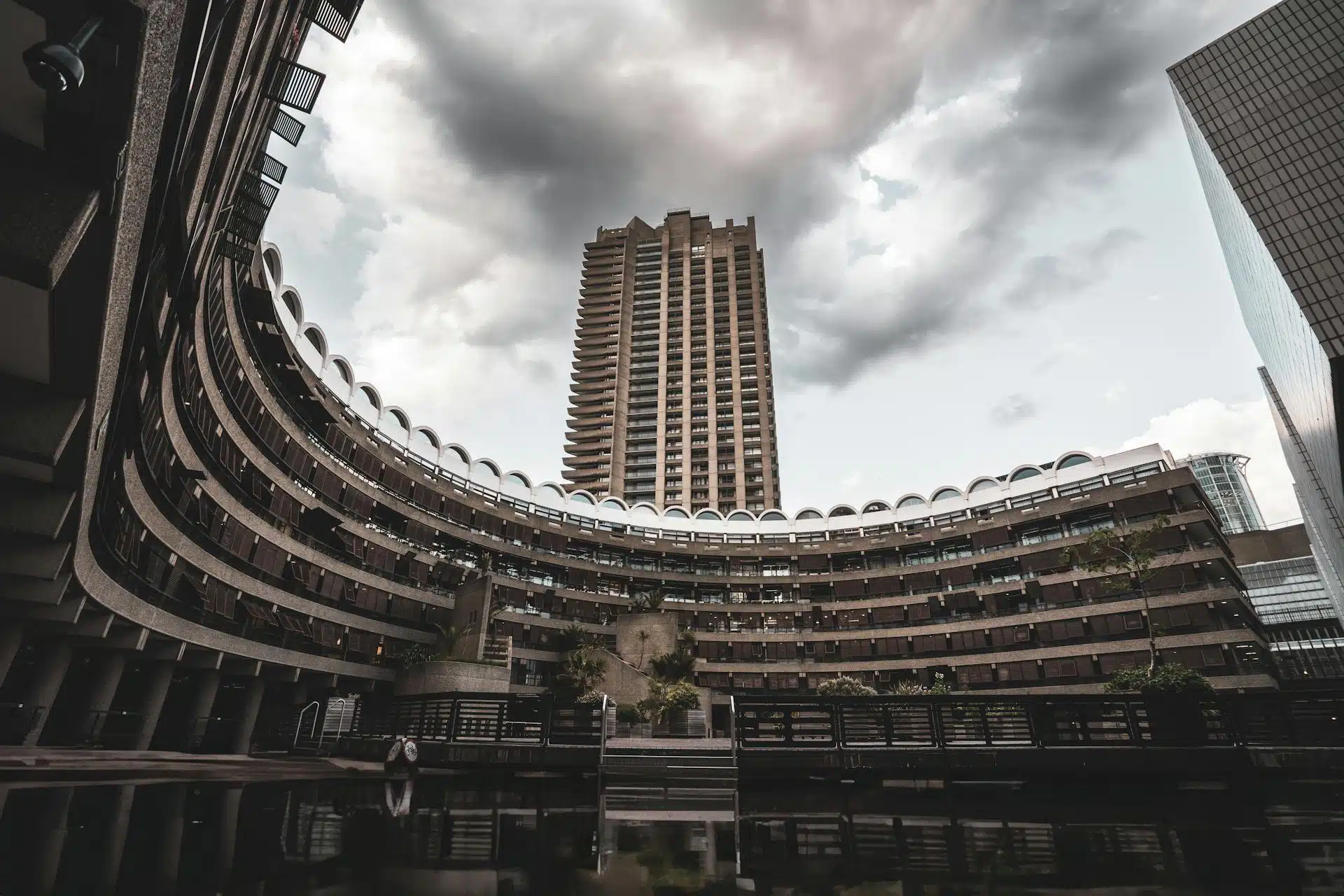 Brutalist architecture meets cultural excellence at Barbican London, a hub for arts, theatre, and music in the city’s iconic complex.