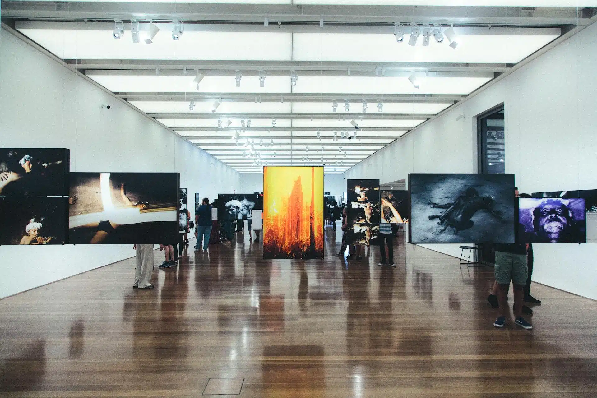 A modern gallery space featuring stunning artwork, highlighting the experience of visiting free museums in London.